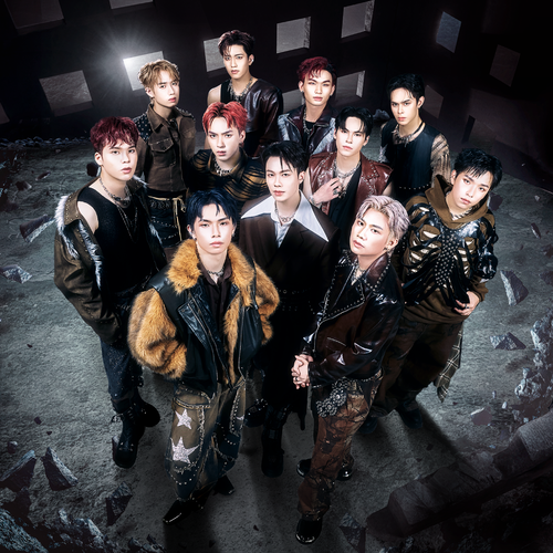 SHOW ME (feat. Đông Quan, Cường Bạch, Wonbi, Minh Hiếu, Swan Nguyễn, Hoàng Long, Duy Lân, minhtin, Đức Duy, Lâm Anh & Phúc Nguyên)